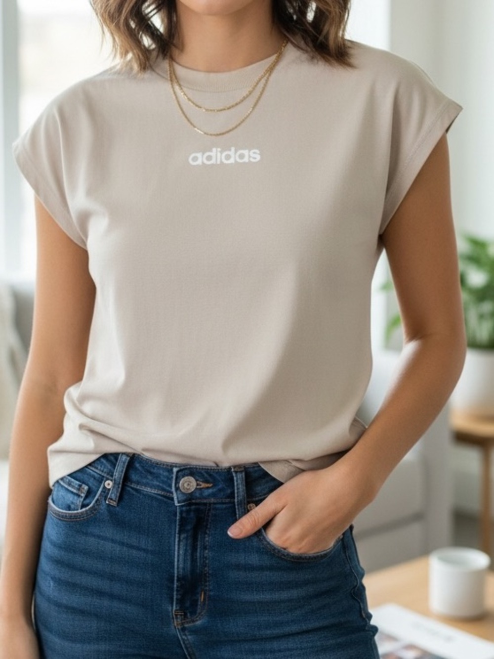 Adidas Women’s Size M Crew Neck Short Sleeve Sweatshirt Beige Cotton